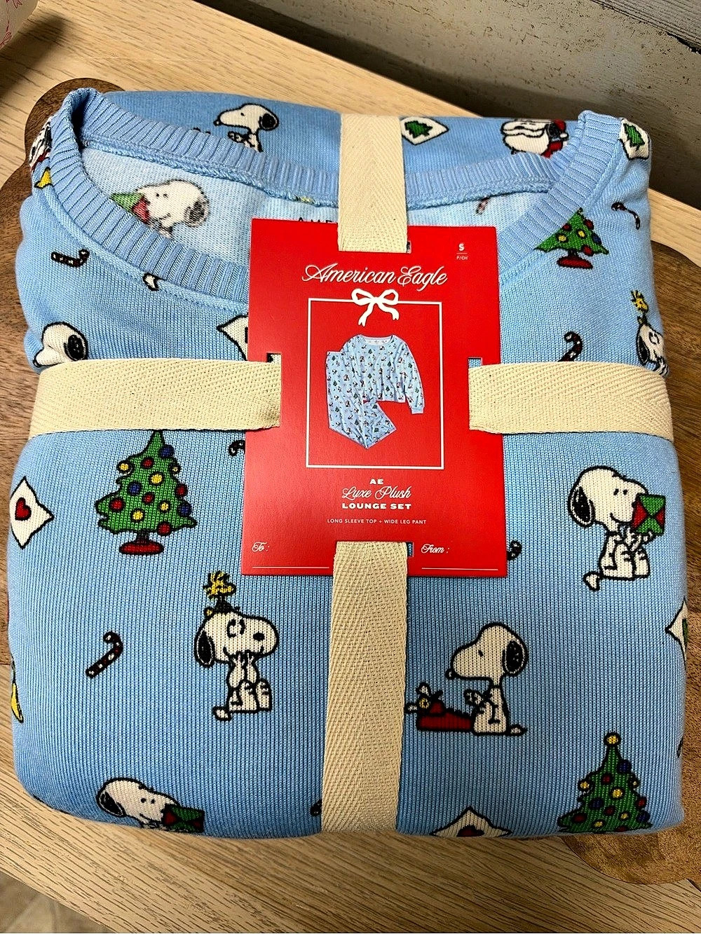American Eagle AE Luxe Plush Snoopy Long Sleeve + Pant PJ Set Pajama Set Small